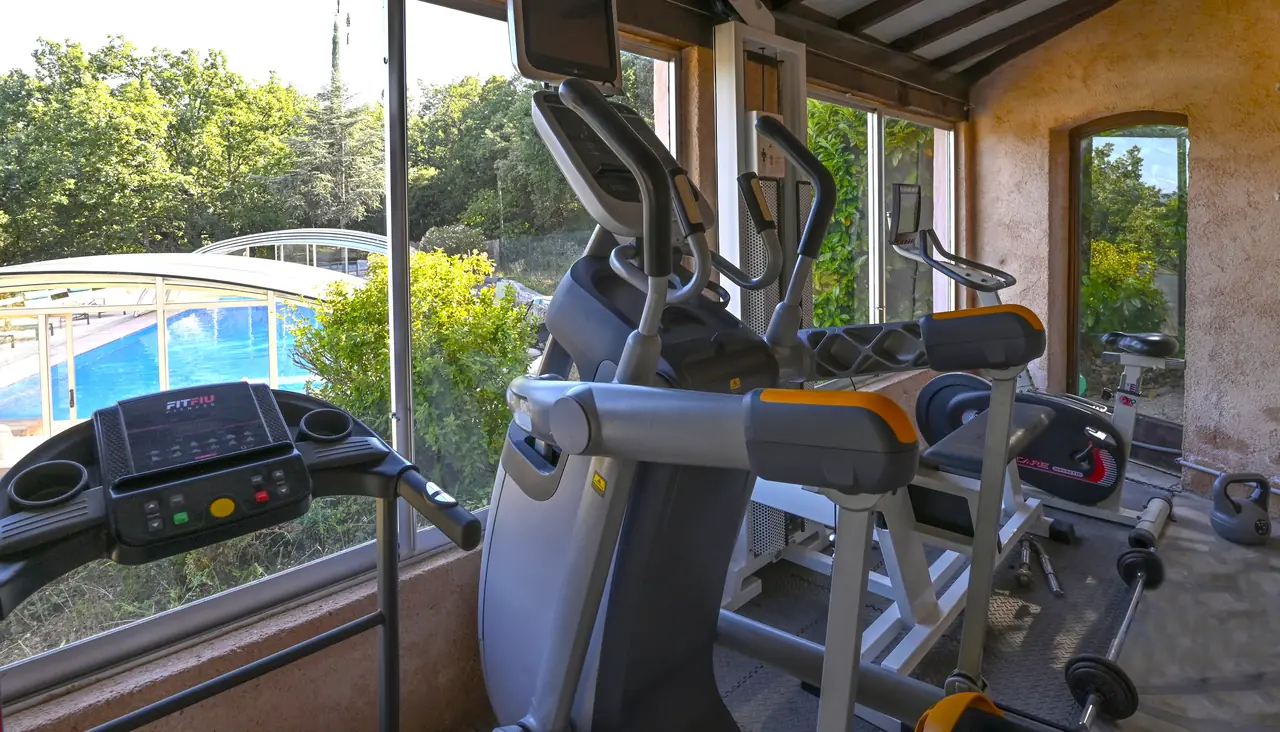 La salle de sport du Domaine et ses appareils