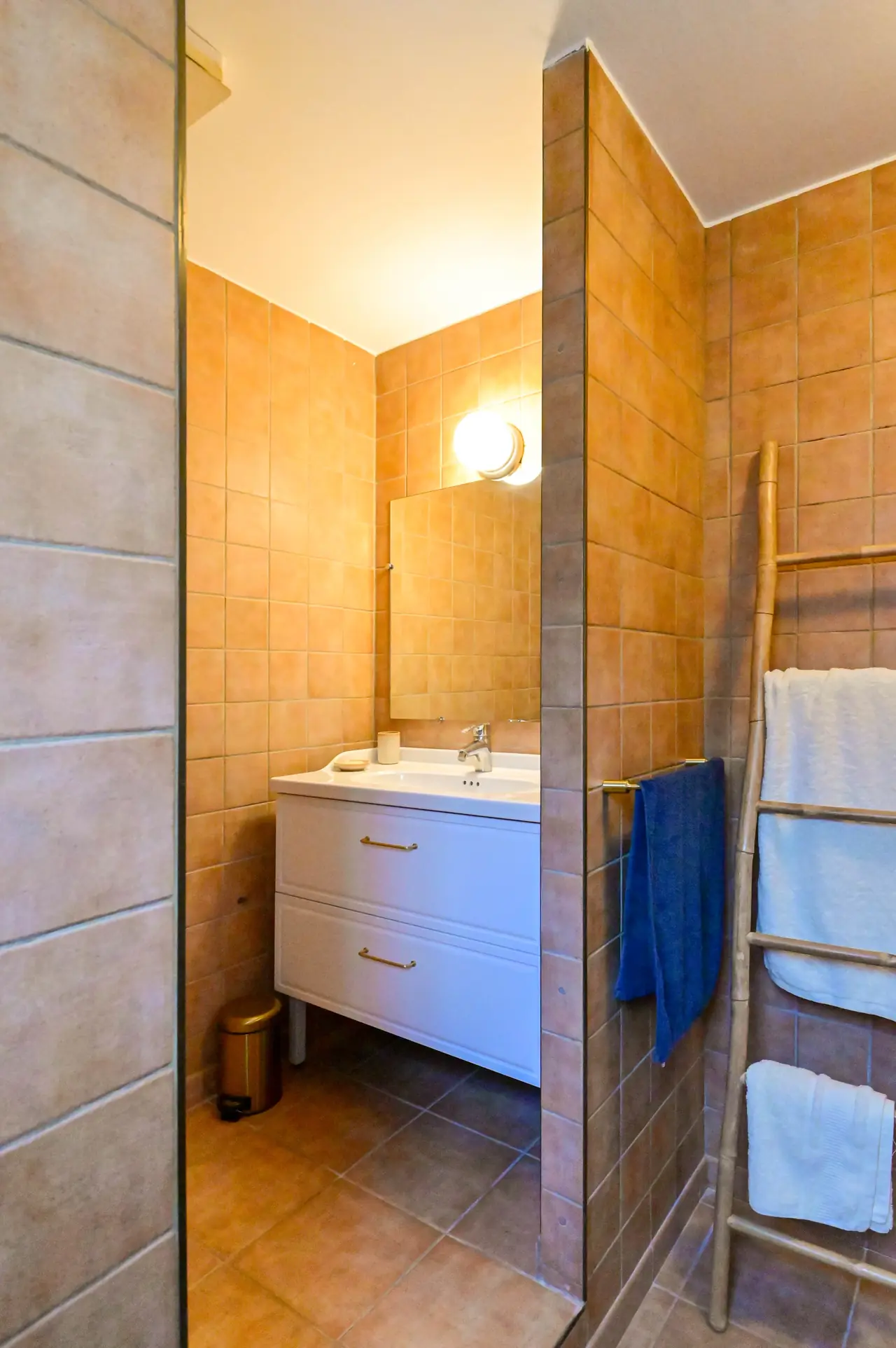 La salle d'eau de la Suite Ocre
